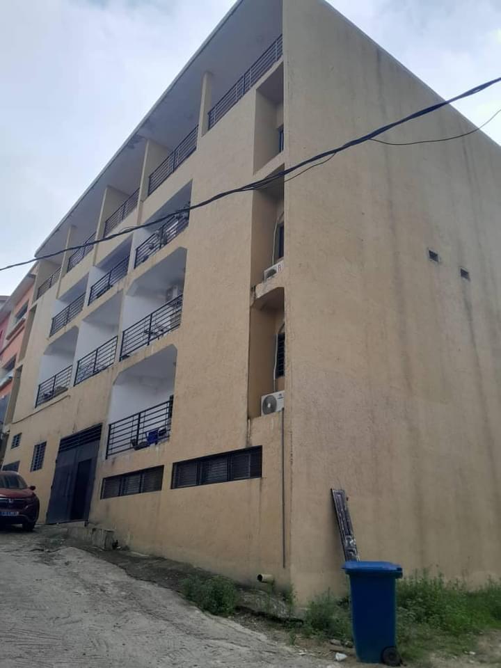 Vente d'un Immeuble à 350.000.000 FCFA  : Abidjan-Cocody-Riviera (Abatta )