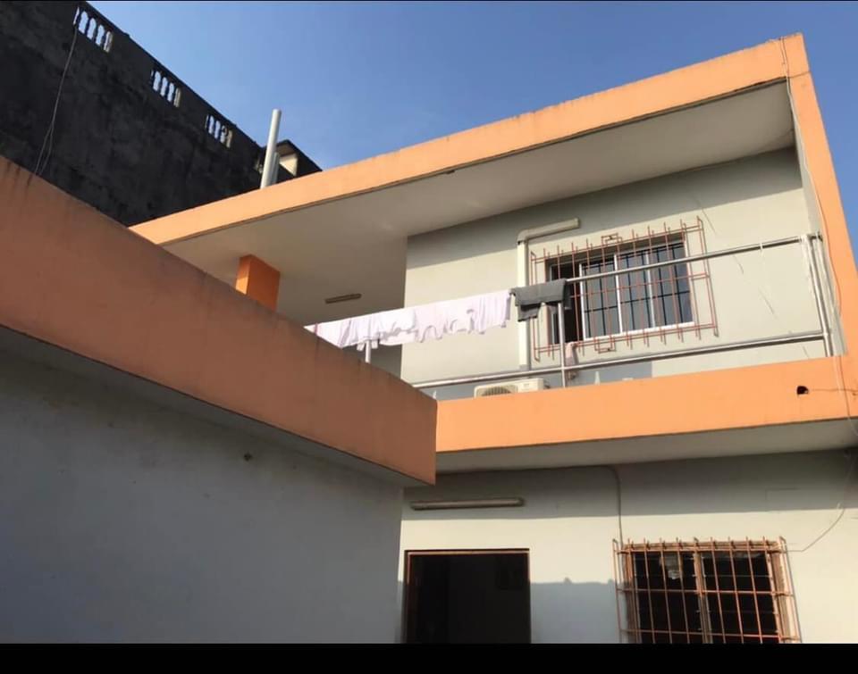 Vente d'une Maison / Villa de 7 pièce(s) à 80.000.000 FCFA : Abidjan-Yopougon (Ananeaie )