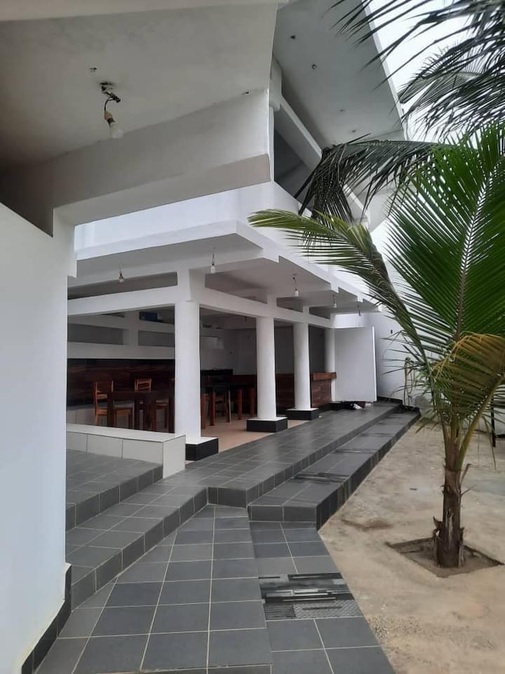 Vente d'un Hôtel : Abidjan-Yopougon (Niangon )