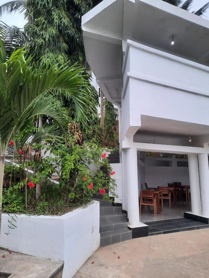 Vente d'un Hôtel à 920.000.000 FCFA  : Abidjan-Yopougon (Niangon )