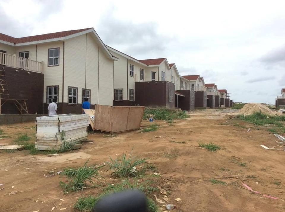 Vente d'une Maison / Villa de 72 pièce(s) à 4.500.000.000 FCFA : Abidjan-Yopougon (Songon )