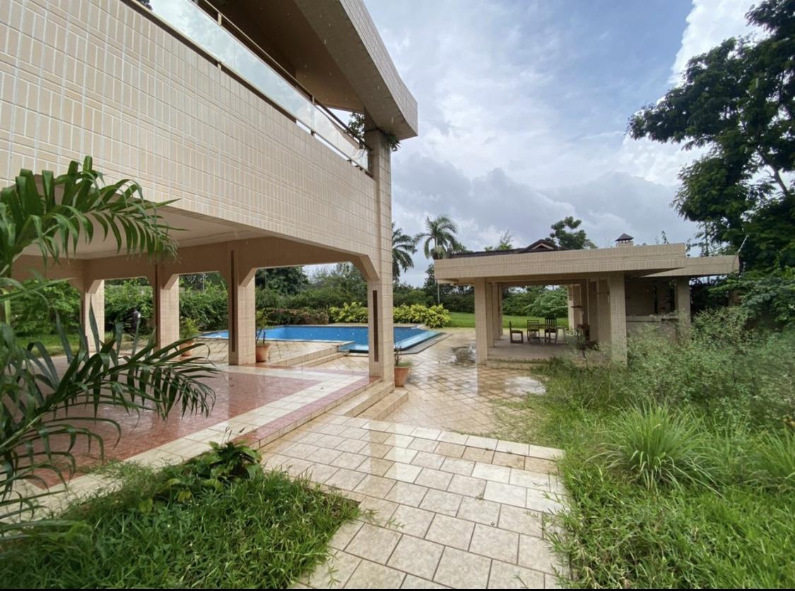 Vente d'une Maison / Villa de 13 pièce(s) à 3.500.000.000 FCFA : Abidjan-Cocody-Riviera (Rivera golf 4)