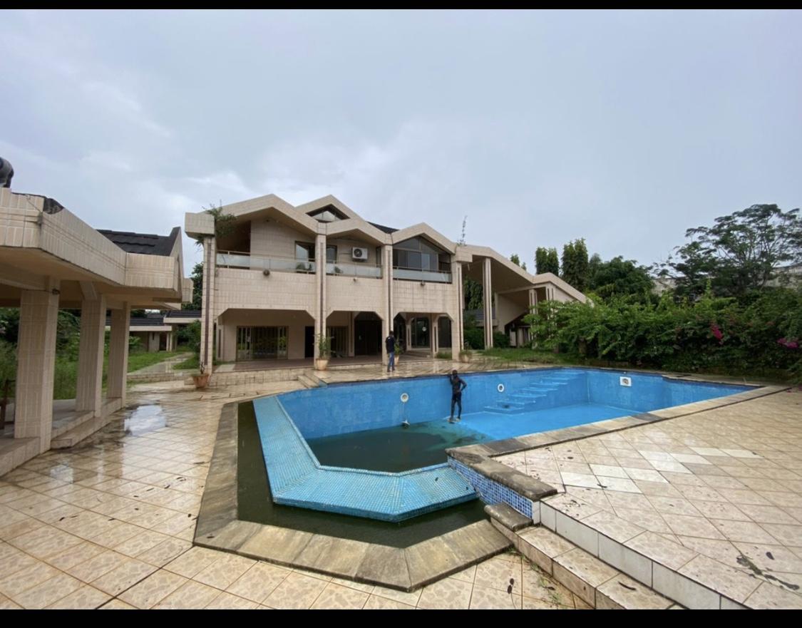 Vente d'une Maison / Villa de 13 pièce(s) à 3.500.000.000 FCFA : Abidjan-Cocody-Riviera (Rivera golf 4)