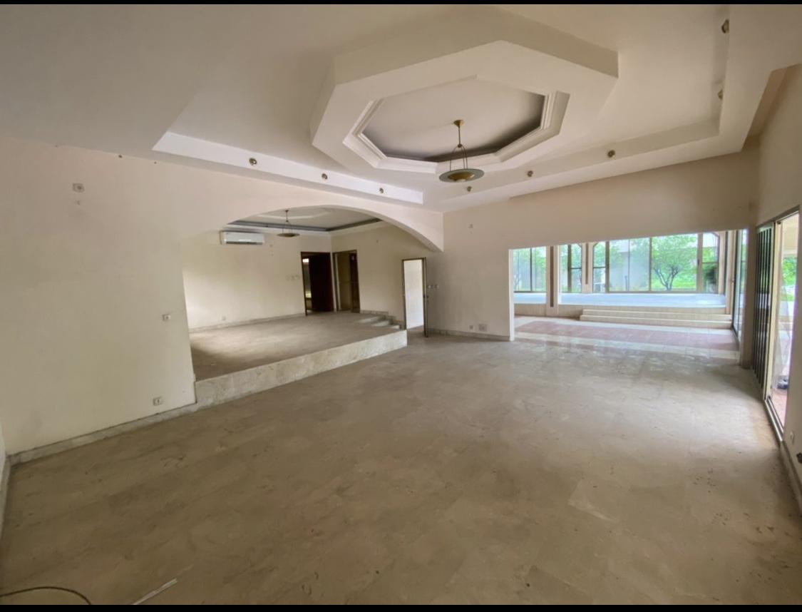 Vente d'une Maison / Villa de 13 pièce(s) à 3.500.000.000 FCFA : Abidjan-Cocody-Riviera (Rivera golf 4)