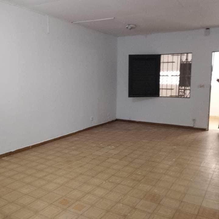 Vente d'une Maison / Villa de 3 pièce(s) à 75.000.000 FCFA : Abidjan-Cocody centre (COCODY CENTRE CITE MERMOZ)