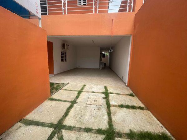 Vente d'une Maison / Villa de 6 pièce(s) à 1.500.000 FCFA : Abidjan-Cocody centre (COCODY RIVIERA 4)