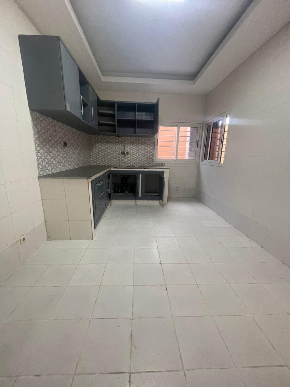 Vente d'une Maison / Villa de 6 pièce(s) à 1.500.000 FCFA : Abidjan-Cocody centre (COCODY RIVIERA 4)