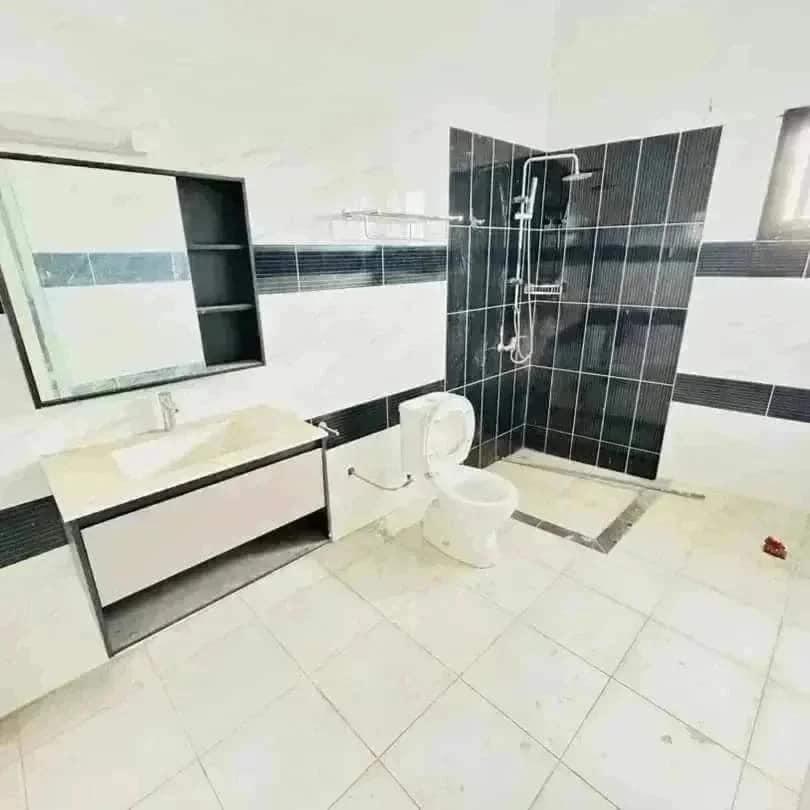 Vente d'une Maison / Villa de 5 pièce(s) à 220.000.000 FCFA : Abidjan-Cocody-Riviera (COCODY RIVIERA ABATTA)