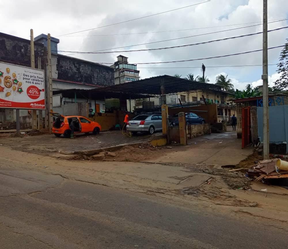 Vente d'un Terrain : Abidjan-Cocody centre (DANGA )