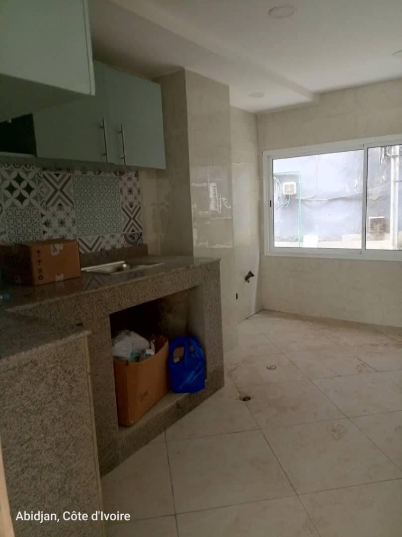 Vente d'un Immeuble à 1.500.000.000 FCFA  : Abidjan-Cocody-2 Plateaux (Vallon )