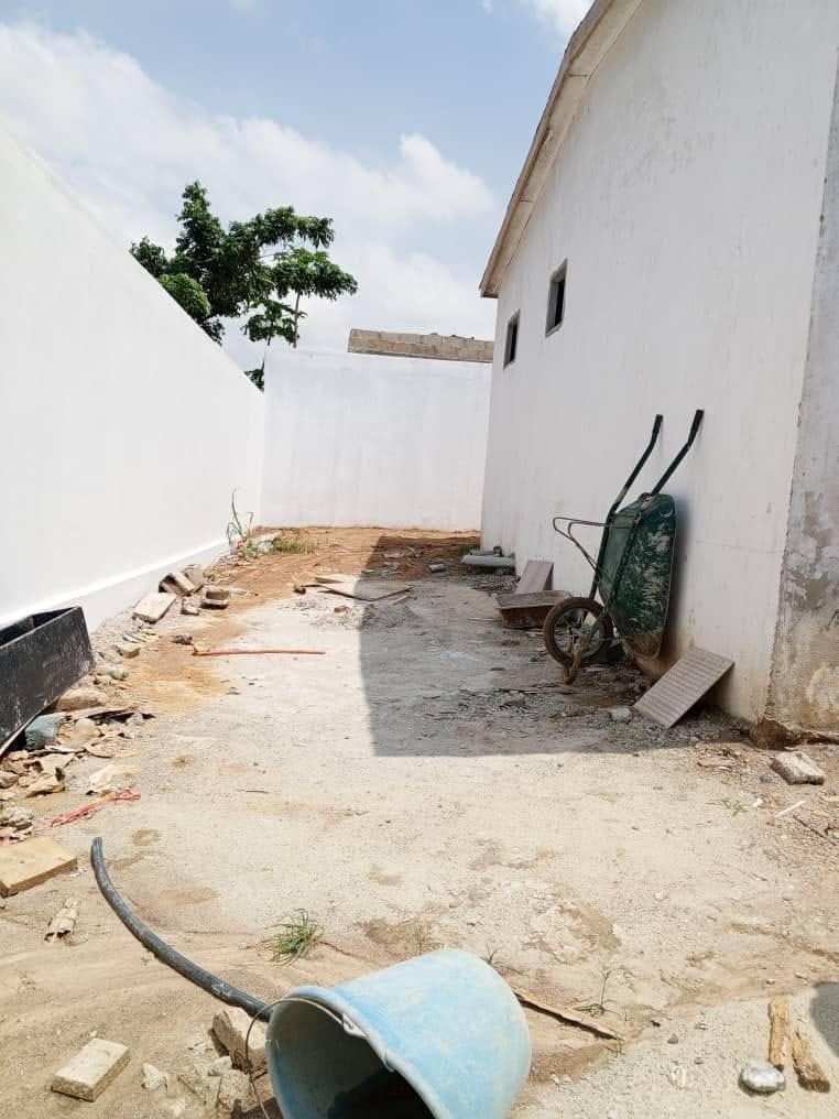 Vente d'une Maison / Villa de 4 pièce(s) à 60.000.000 FCFA : Bingerville-Bingerville (CITE OPESS)