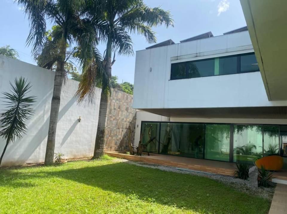 Vente d'une Maison / Villa de 10 pièce(s) à 1.300.000.000 FCFA : Abidjan-Cocody-Riviera (Rivera 4)