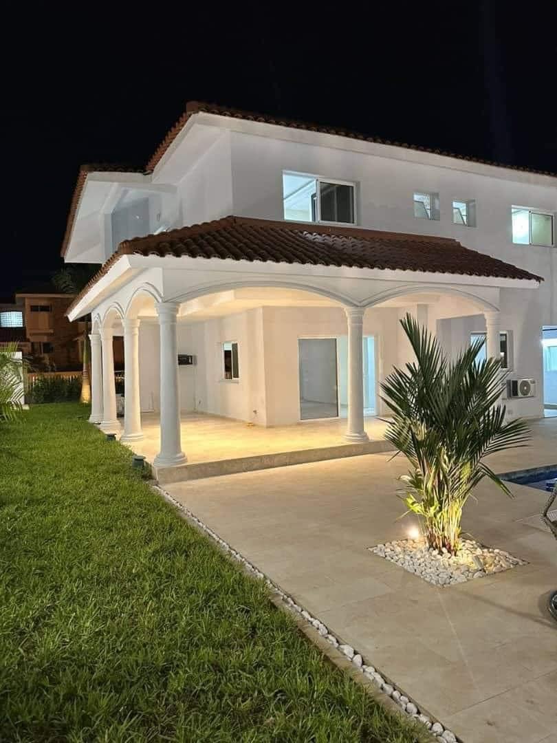 Vente d'une Maison / Villa : Cocody-Riviera (Abatta )