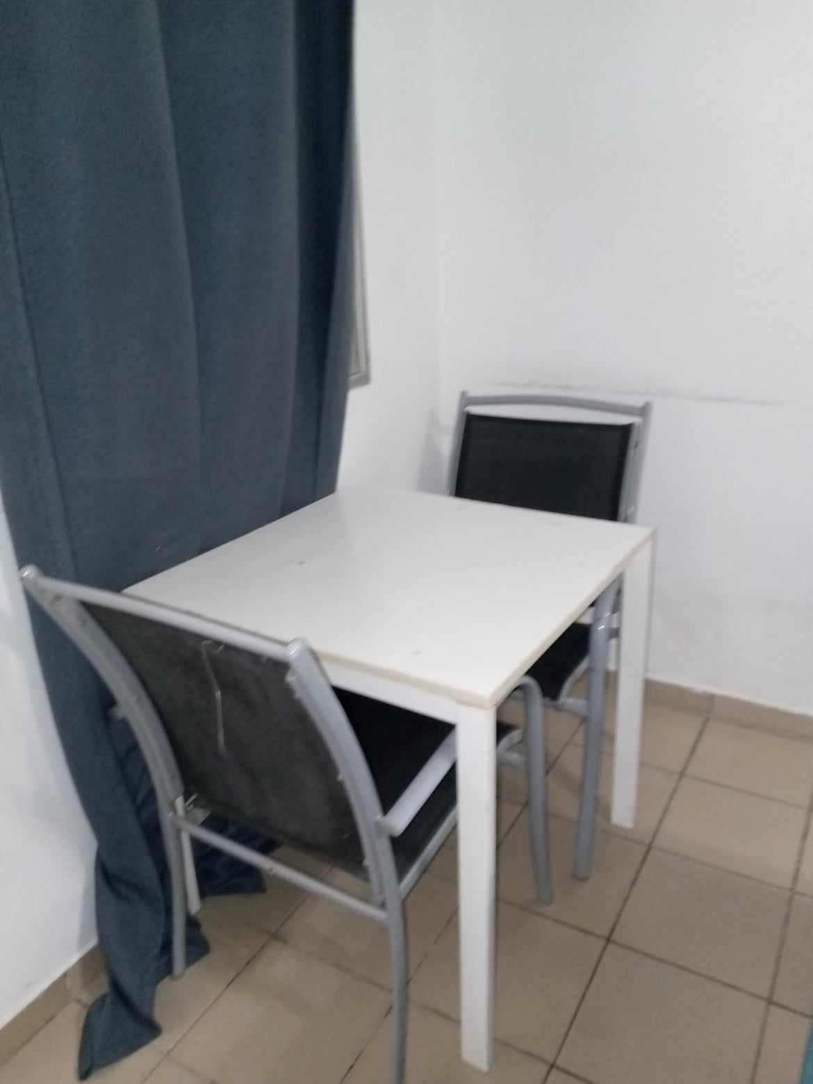 Location meublée d'un Appartement de 2 pièce(s) à 25.000 FCFA : Abidjan-Koumassi (KOUMASSI REMBLAIS VERS PETROCI)