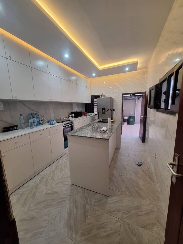 Vente d'une Maison / Villa de 5 pièce(s) à 250.000.000 FCFA : Abidjan-Cocody-Angré (ANGRE CITE SIR)