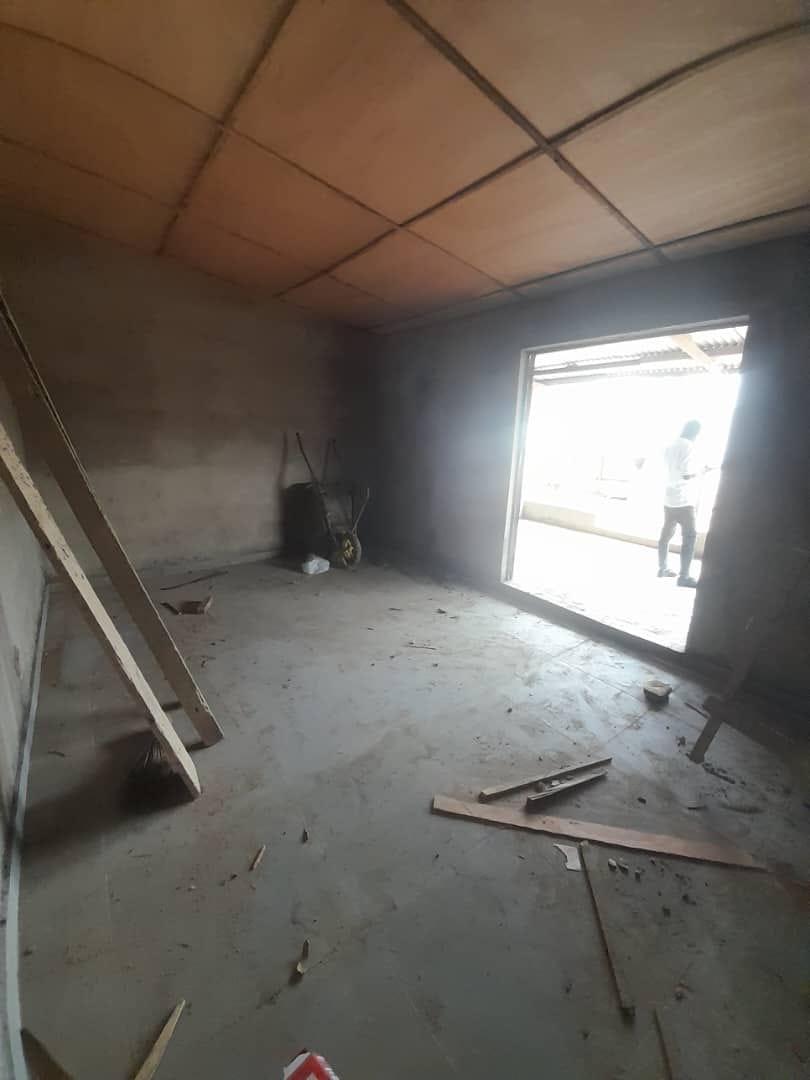 Location d'un Atelier / Magasin à 150.000 FCFA  : Abidjan-Cocody-Angré (ANGRE DJOROBITE 1)