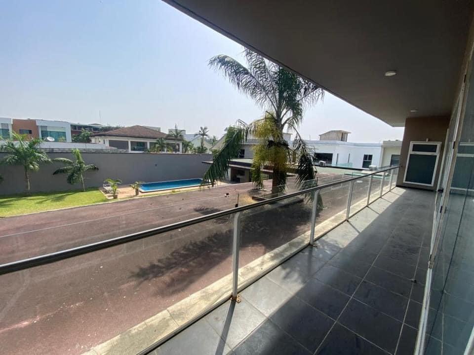 Vente d'une Maison / Villa de 10 pièce(s) à 2.000.000.000 FCFA : Abidjan-Cocody-Riviera (Rivera golf 4)