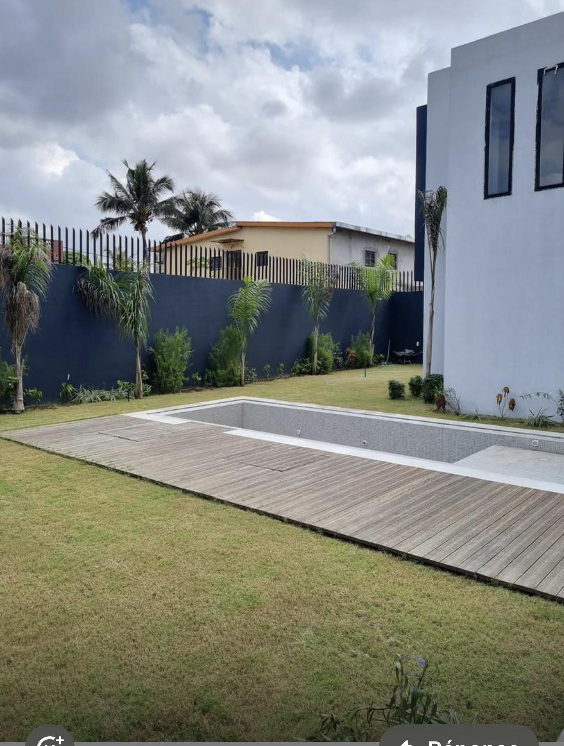 Vente d'une Maison / Villa de 6 pièce(s) à 400.000.000 FCFA : Abidjan-Cocody-Riviera (Rivera pâmerais )