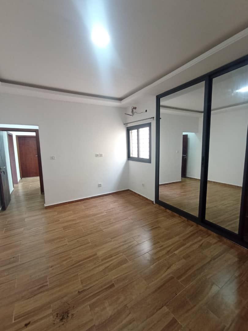 Location d'une Maison / Villa de 5 pièce(s) à 600.000 FCFA : Bingerville-Bingerville (BINGERVILLE N'MOKE RESIDENTIEL)