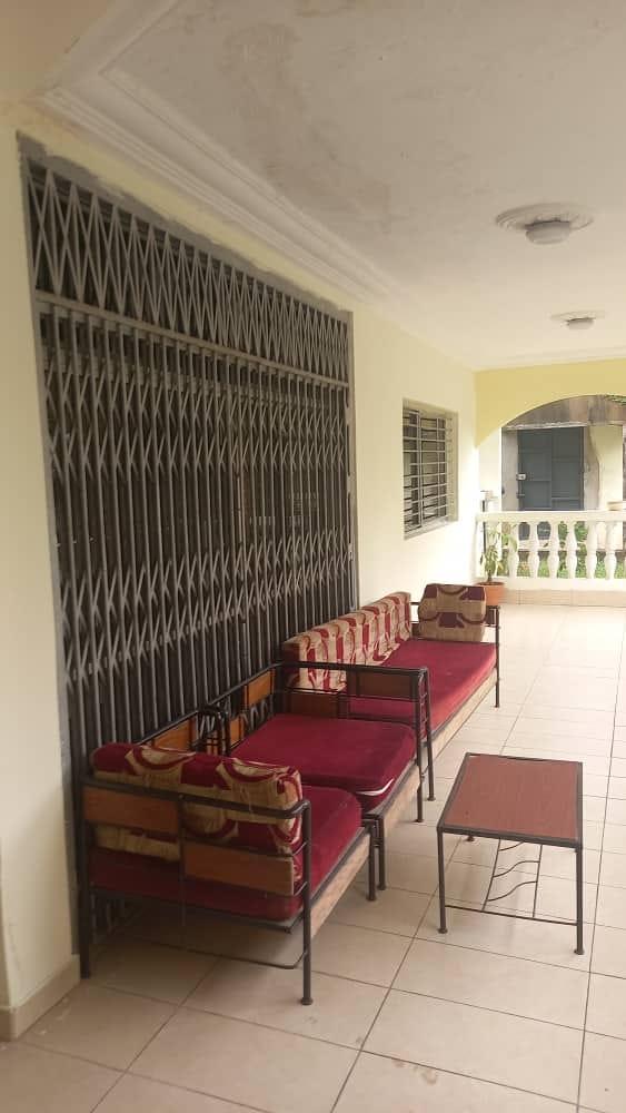 Vente d'une Maison / Villa de 5 pièce(s) à 800.000.000 FCFA : Abidjan-Cocody-Riviera (COCODY RIVIERA GOLF 2)