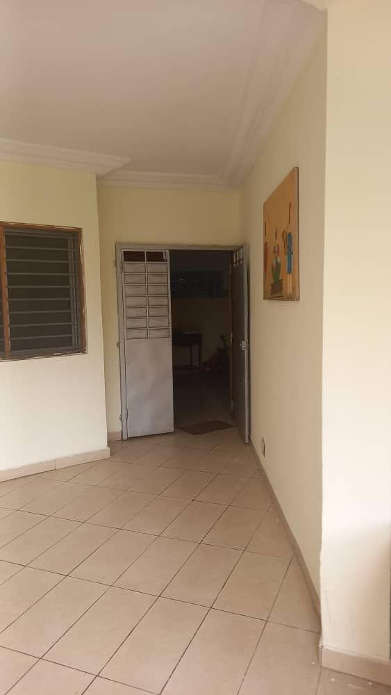 Vente d'une Maison / Villa de 5 pièce(s) à 800.000.000 FCFA : Abidjan-Cocody-Riviera (COCODY RIVIERA GOLF 2)