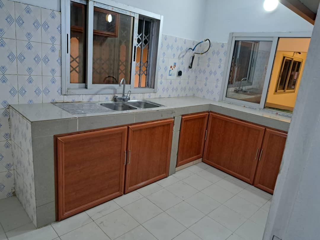 Location d'une Maison / Villa de 8 pièce(s) à 850.000 FCFA : Bingerville-Bingerville (Feh Kesseh cité Promogim route de Bingervielle)