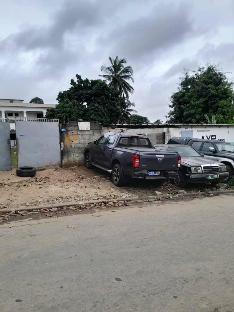 Vente d'un Terrain : Abidjan-Cocody-2 Plateaux (Vallons )