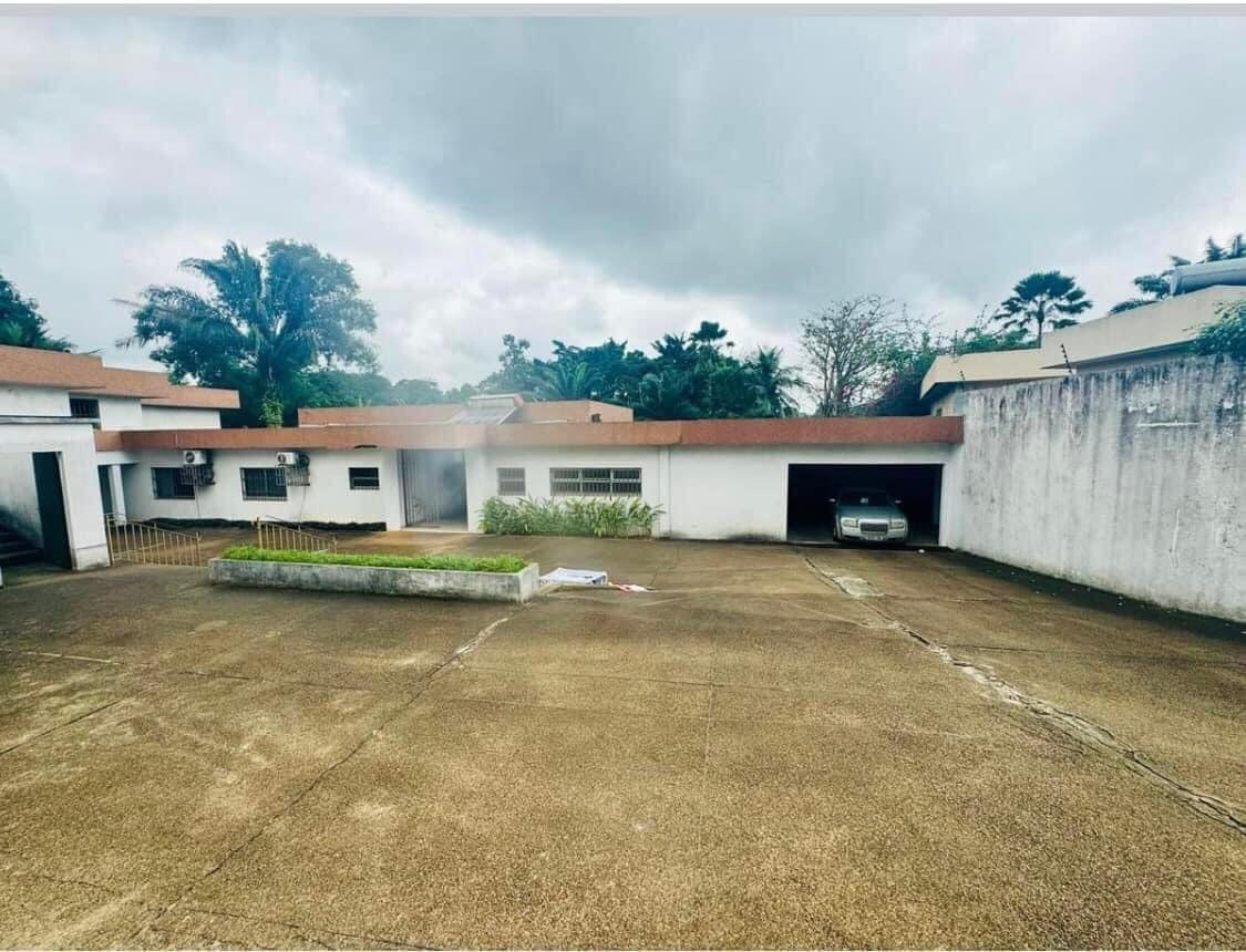 Location d'une Maison / Villa : Abidjan-Cocody-2 Plateaux (ENA )