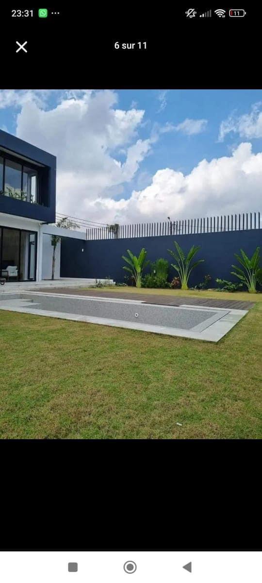 Vente d'une Maison / Villa de 7 pièce(s) à 400.000.000 FCFA : Abidjan-Cocody-Riviera (Parmaire )