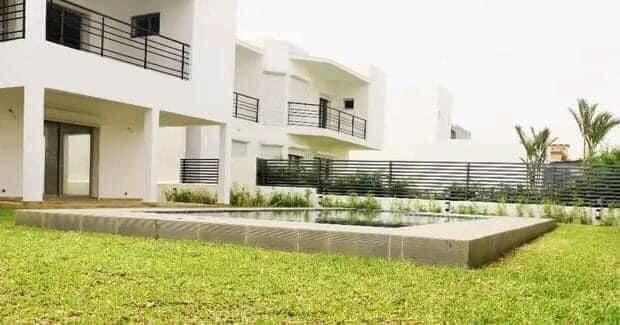 Vente d'une Maison / Villa de 6 pièce(s) à 600.000.000 FCFA : Abidjan-Cocody-Riviera (Rivera mbadon )