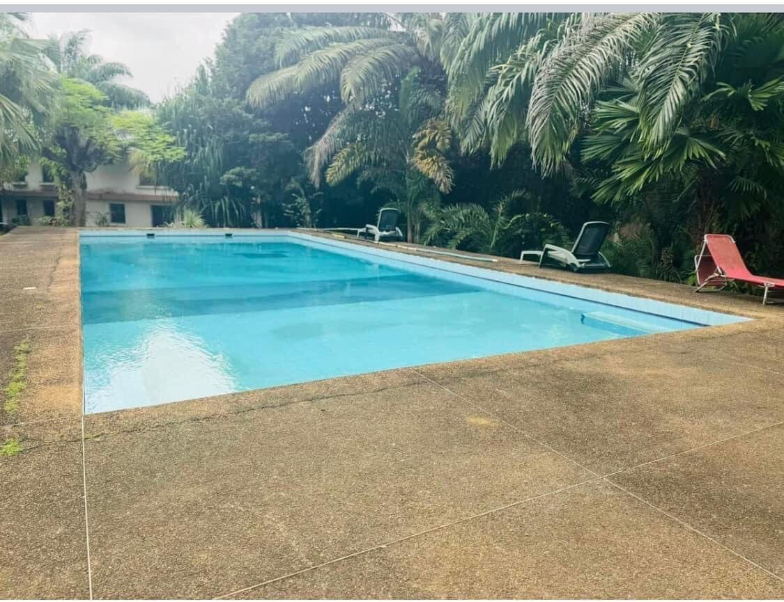 Vente d'une Maison / Villa de 15 pièce(s) à 35.000.000 FCFA : Abidjan-Cocody-2 Plateaux (Cocody ENA )