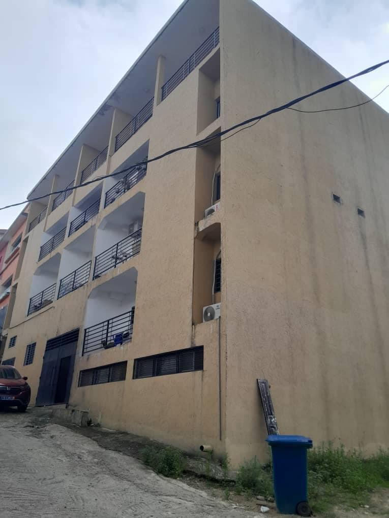 Vente d'un Immeuble à 350.000.000 FCFA  : Abidjan-Cocody-Riviera (Rivera abatta )