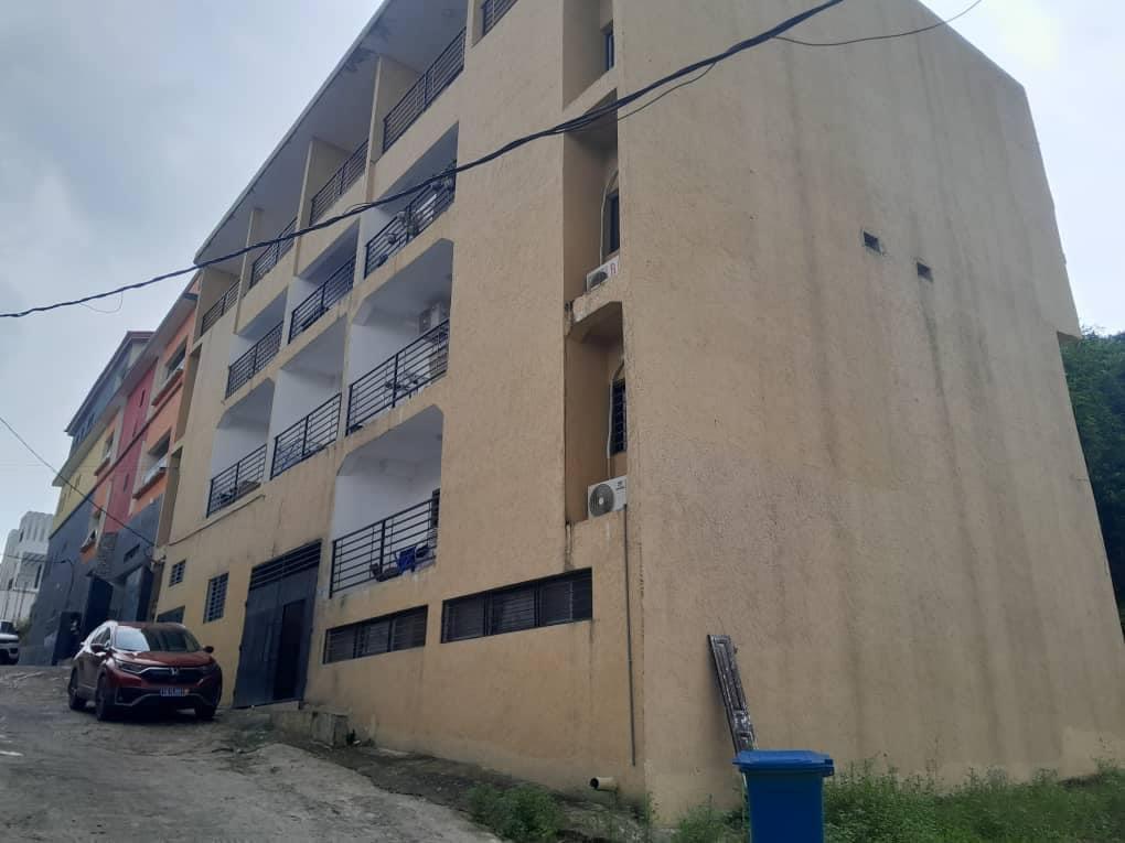 Vente d'un Immeuble à 350.000.000 FCFA  : Abidjan-Cocody-Riviera (Rivera abatta )