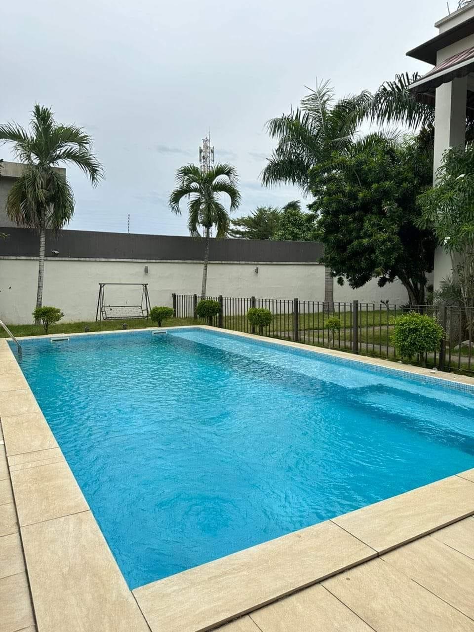 Vente d'un Appartement de 8 pièce(s) à 1.000.000.000 FCFA : Abidjan-Cocody-2 Plateaux (VALLON)