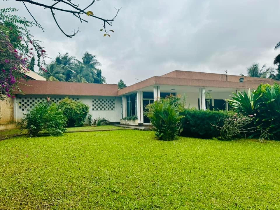 Vente d'une Maison / Villa : Abidjan-Cocody-2 Plateaux (Cocody ENA )