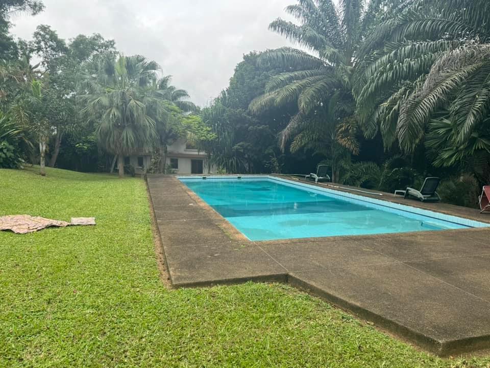 Vente d'une Maison / Villa de 6 pièce(s) à 3.500.000.000 FCFA : Abidjan-Cocody-2 Plateaux (Cocody ENA )