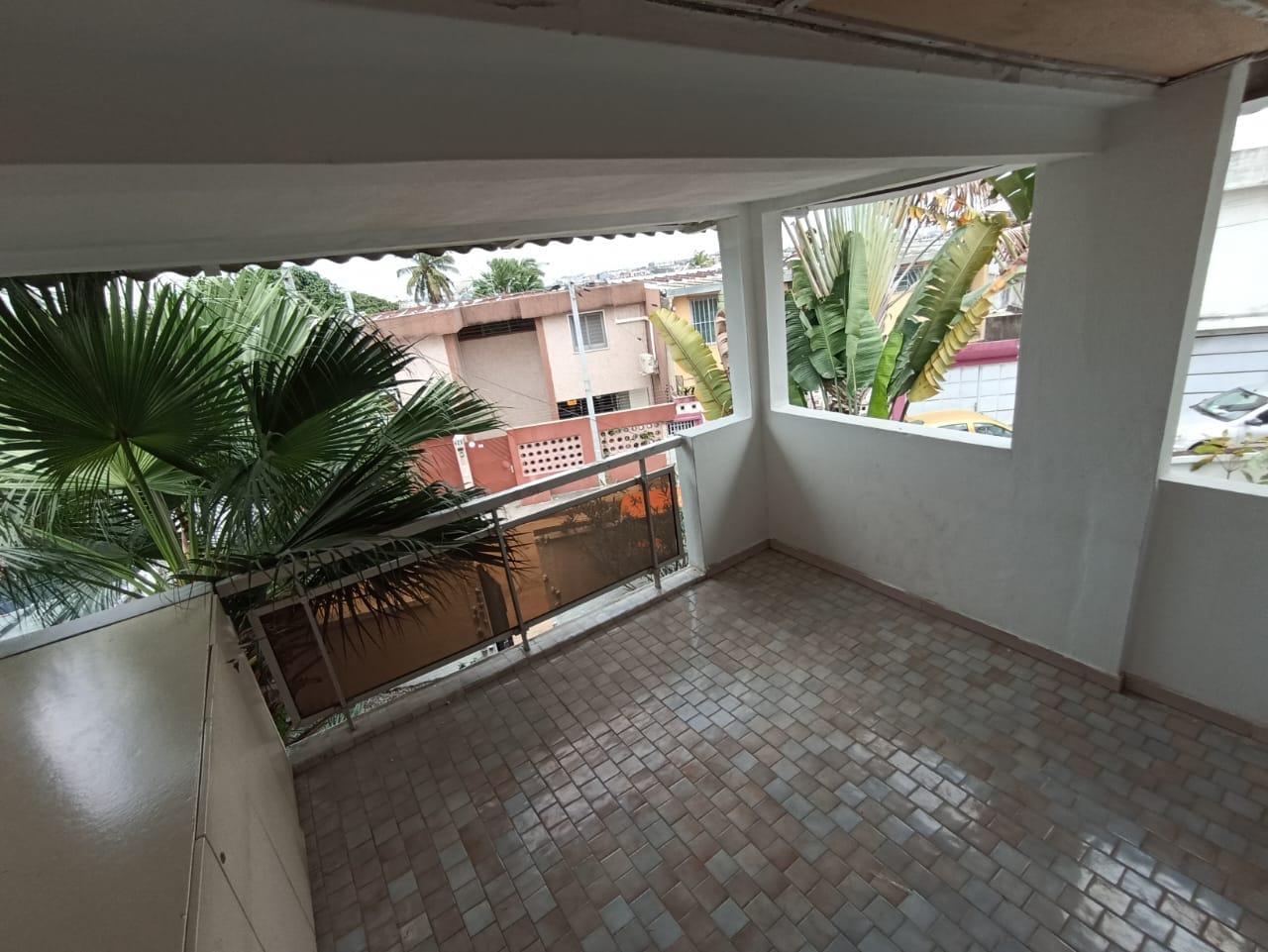 Location d'une Maison / Villa de 5 pièce(s) à 800.000 FCFA : Abidjan-Cocody-Riviera (RIVIERA 3 SELMER)