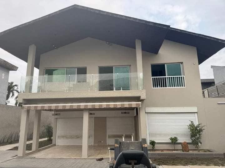 Location d'une Maison / Villa à 5.000.000 FCFA : Abidjan-Cocody-2 Plateaux (2 PLATEAUX VALLON)