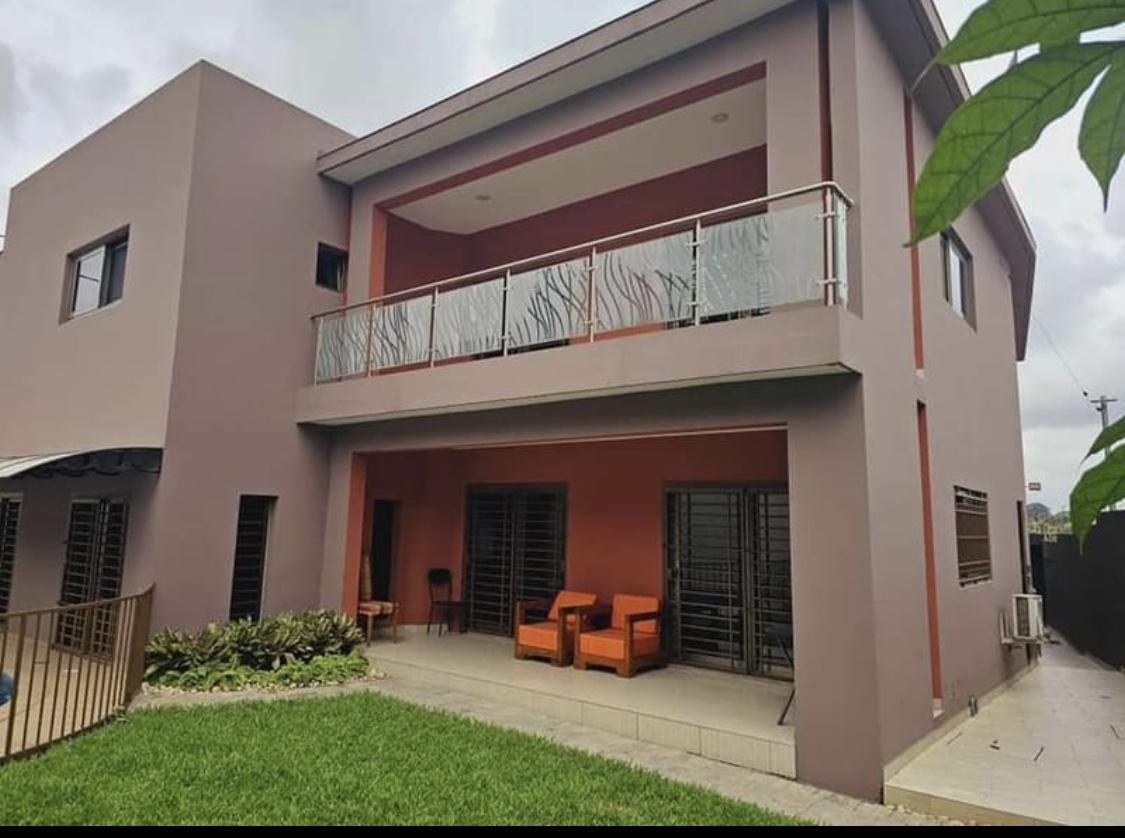 Vente d'une Maison / Villa de 7 pièce(s) à 650.000.000 FCFA : Abidjan-Cocody-Riviera (Rivera 4 )