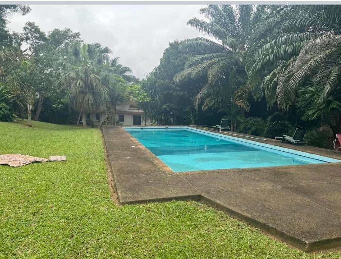 Vente d'une Maison / Villa de 6 pièce(s) à 3.500.000.000 FCFA : Abidjan-Cocody-2 Plateaux (Cocody ENA )