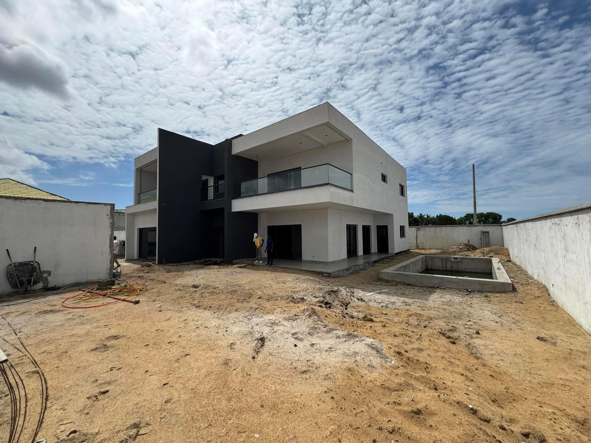 Vente d'une Maison / Villa de 9 pièce(s) à 360.000.000 FCFA : Grand-Bassam-Grand-Bassam (Bassam )