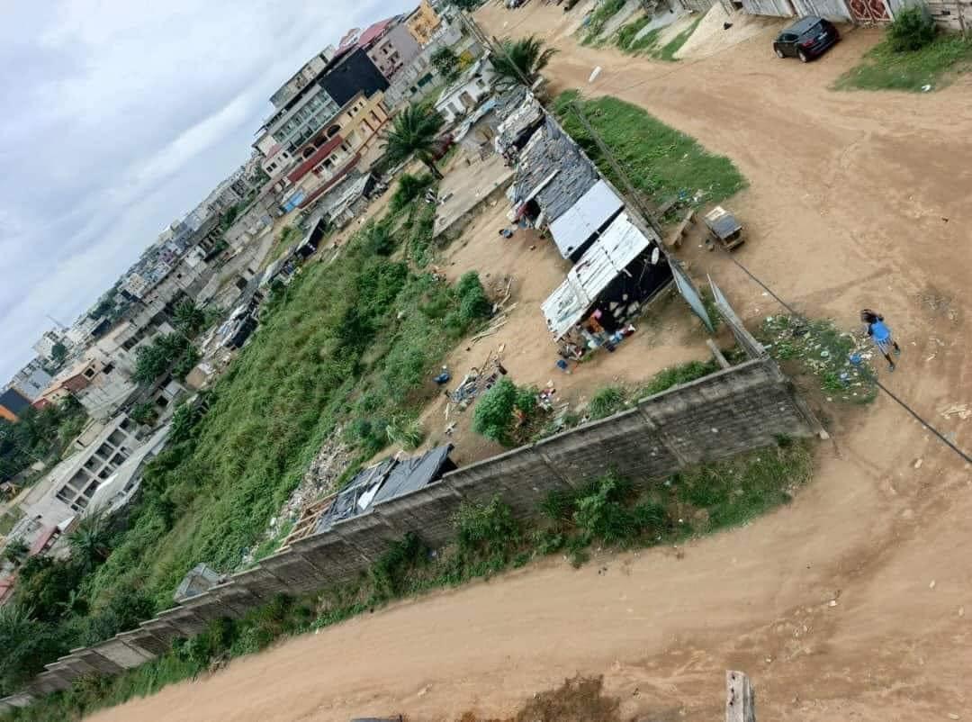 Vente d'un Terrain à 180.000.000 FCFA  : Abidjan-Cocody-Angré (Rivera )