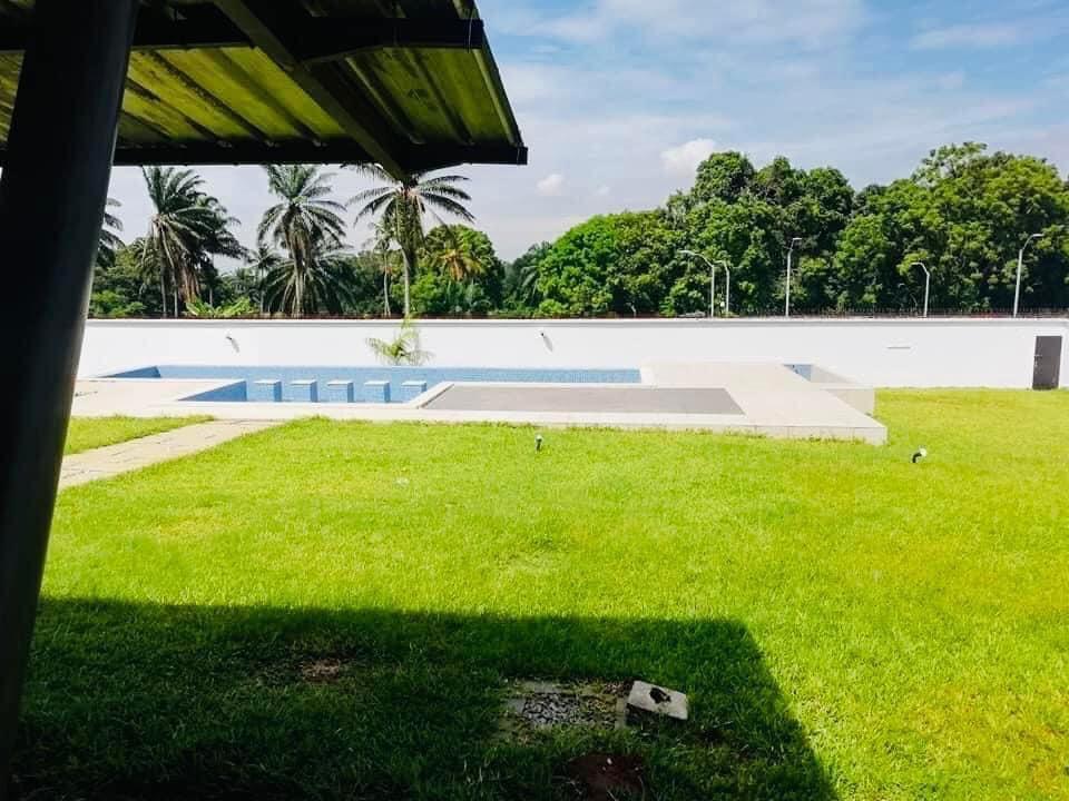 Vente d'une Maison / Villa de 7 pièce(s) à 3.500.000.000 FCFA : Abidjan-Cocody-Riviera (Rivera golf 1 )