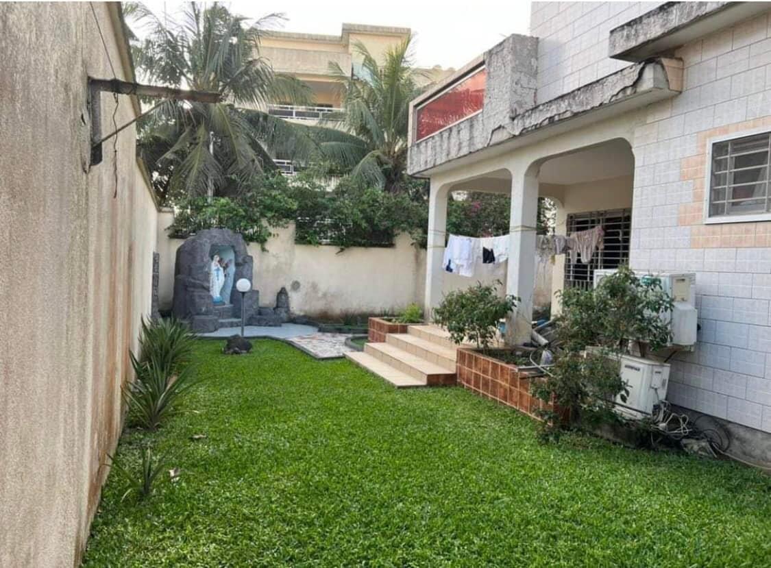 Vente d'une Maison / Villa : Abidjan-Cocody-Riviera (Rivera faya )