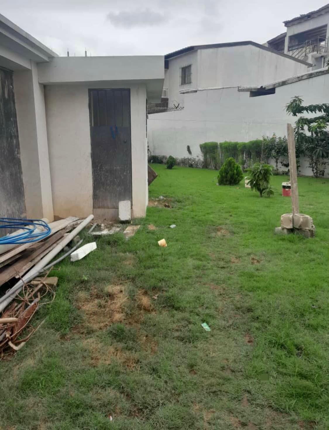 Vente d'une Maison / Villa de 7 pièce(s) à 220.000.000 FCFA : Abidjan-Cocody-Angré (Cite Sira )