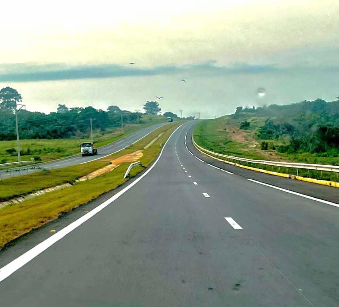 Vente d'un Entrepot : Abidjan-Yopougon (L’autoroute)