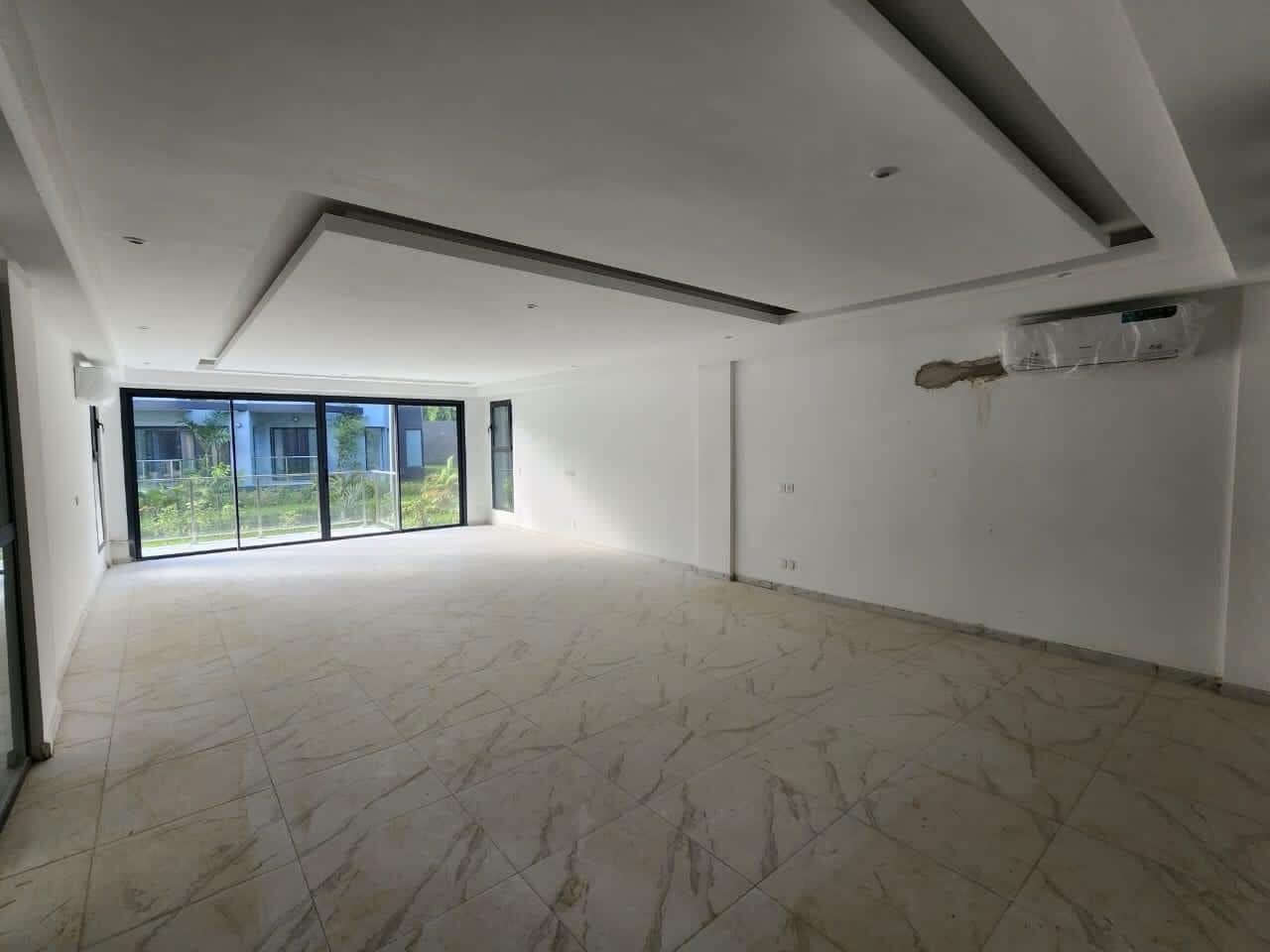 Location d'un Appartement de 5 pièce(s) à 2.500.000 FCFA : Abidjan-Cocody-Riviera (Rivera golf )