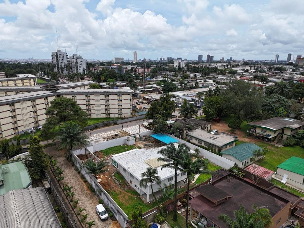 Vente d'un Terrain : Abidjan-Cocody centre (Rivera ambassade )