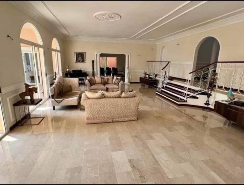 Vente d'une Maison / Villa de 9 pièce(s) à 1.800.000.000 FCFA : Abidjan-Cocody-Riviera (Rivera golf )