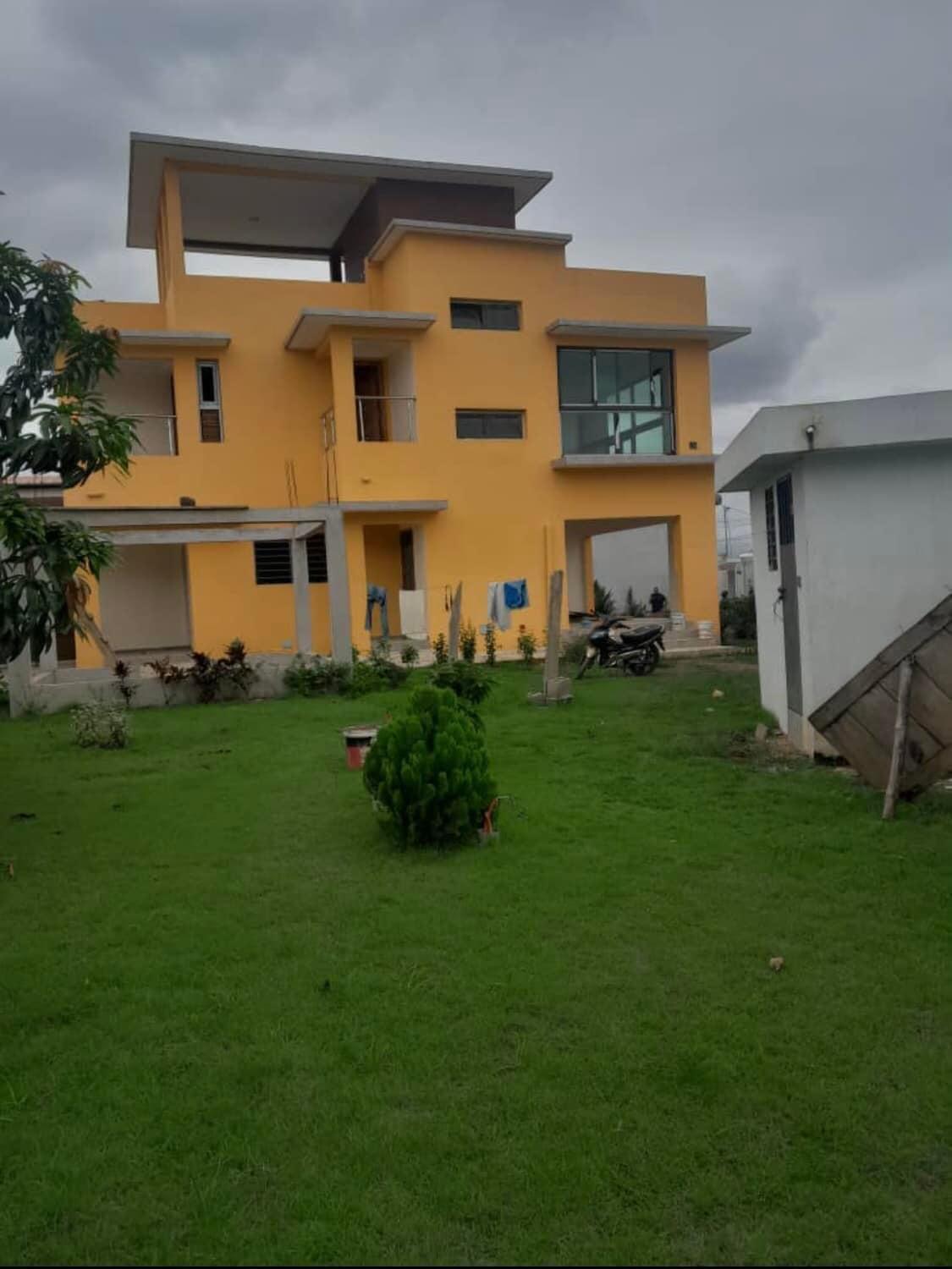 Vente d'une Maison / Villa : Abidjan-Cocody-Riviera (Abatta )